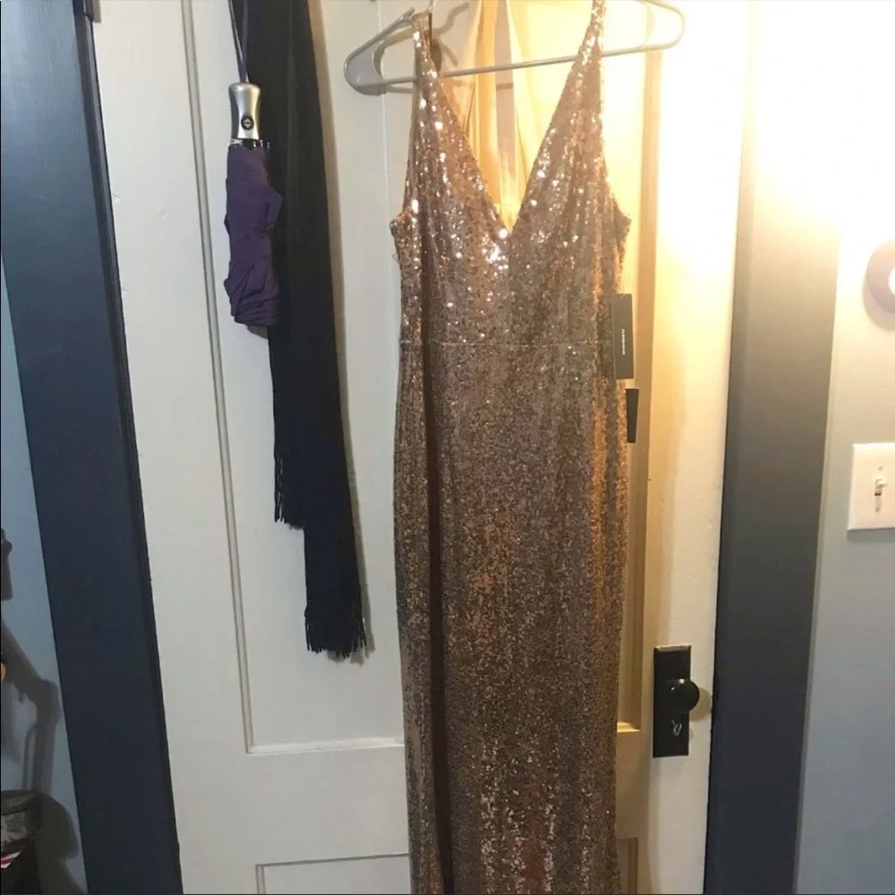NEW W TAGS Lulu’s Gold Sequin Gown, Size M - Picture 2 of 4